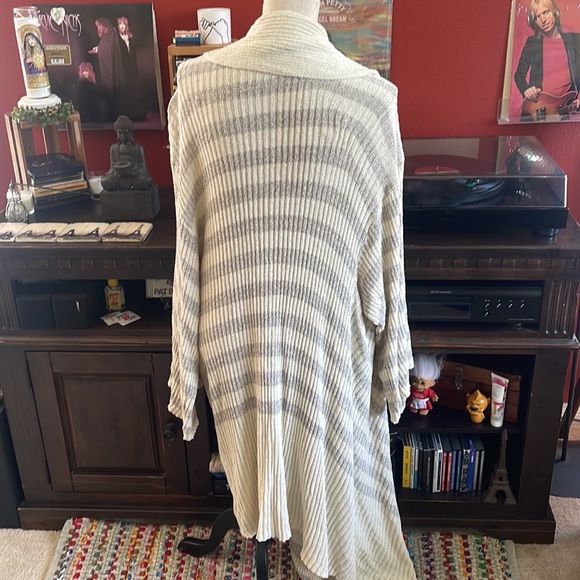 Free People Beach Cardigan Taupe & Cream NWOT - Picture 2 of 4
